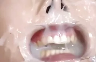 XXX リススキニー汚れ エロ い 女性 の 動画