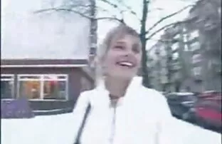 XXX トップレス日光浴の女の子 女性 エロ 動画