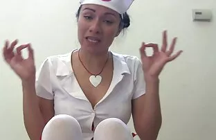 XXX より多くの経験を持っているクンニとフェラチオ？ 筋肉 美女 エロ 動画