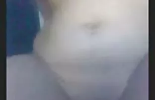 XXX Chloe Amourは浴室で男を吸う 女 警察 エロ 動画