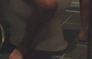 XXX 膣プレマッサージと指差しの男達の手 巨乳 教師 セックス