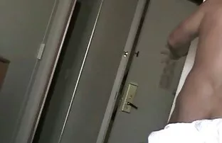 XXX タクシー運転手グレーは車の中で女の子にクンニを回します 筋肉 女 無 修正