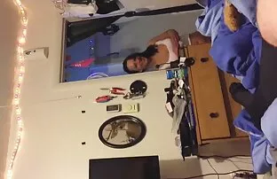 XXX ボートで踊る酔って女の子 無料 動画 アダルト 女