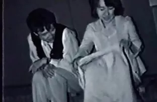 XXX 赤ちゃんTristan柄のソファ 女 動画 アダルト